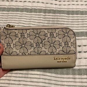 kate spade Beige Floral Print Zip Card Holder with Gold Logo